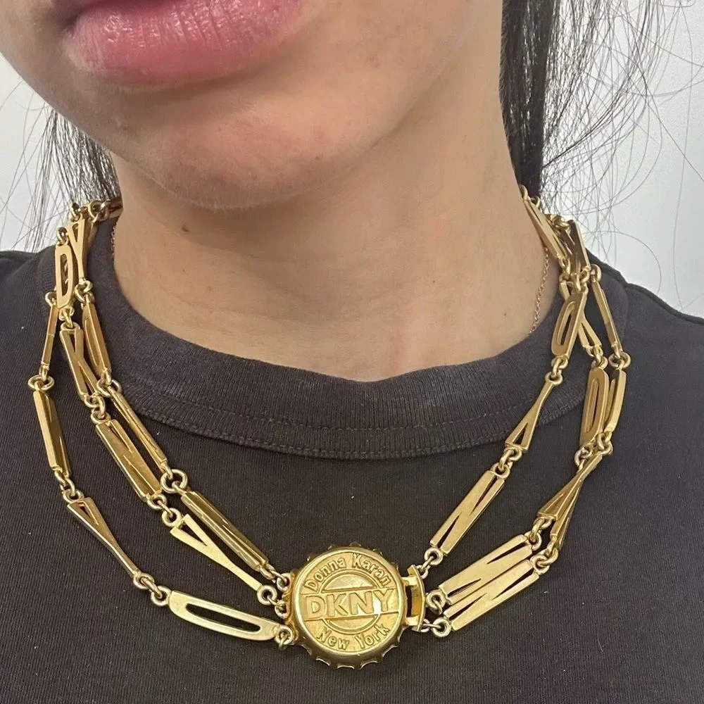 Vintage DKNY 80’s RARE Bottle Cap Layered Necklace Gold Tone - Picture 3 of 13
